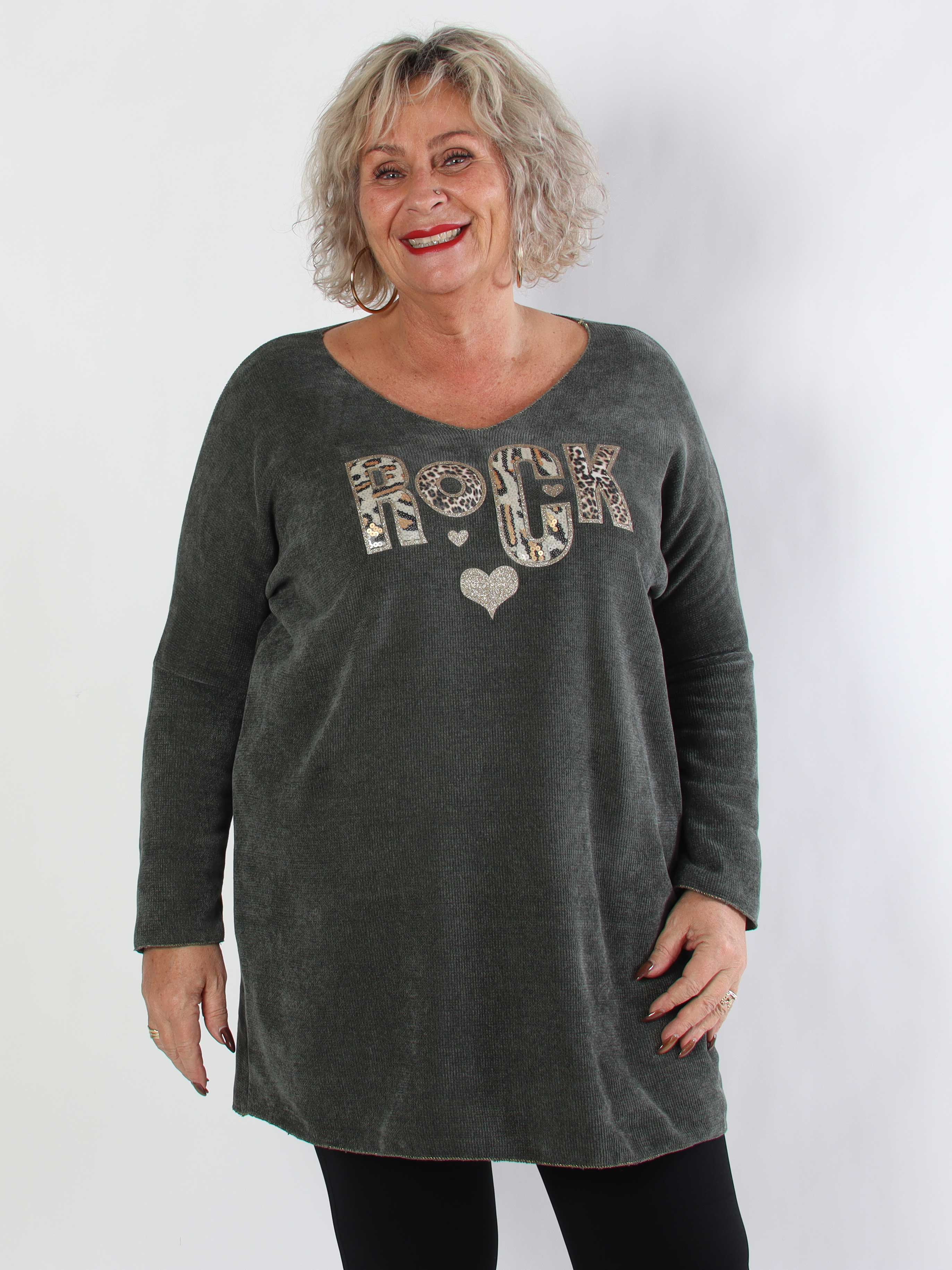Rocka - Plus size kjole i blød strik med motiv